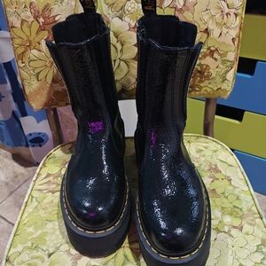dr martens distressed patent Chelsea boot